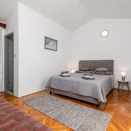 Tatil Evi Family Friendly House With A Swimming Pool Krnica, Marcana - 24375 Krnica