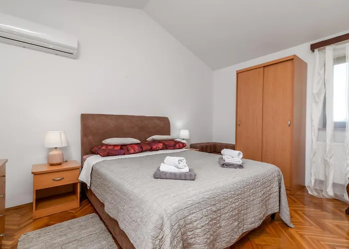 Family Friendly House With A Swimming Pool Krnica, Marcana - 24375 Σπίτι διακοπών *